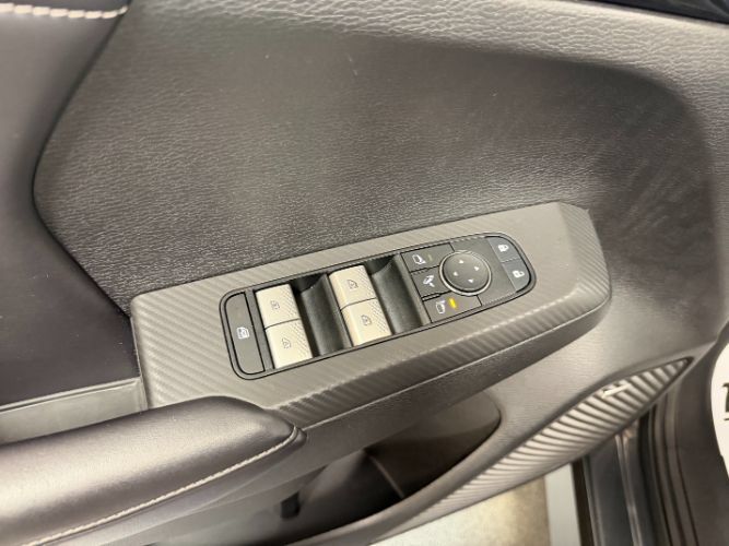 Used 2025 Mitsubishi Outlander SE FWD image 10