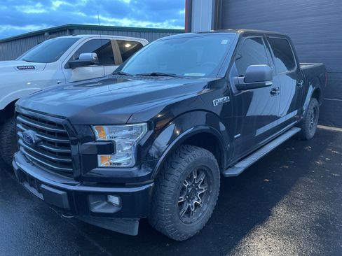 Used 2017 Ford F150 XLT w/ Equipment Group 302A Luxury image 4