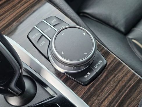 Used 2020 BMW 540i w/ Executive Package image 39