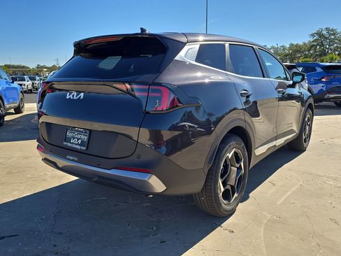 New 2026 Kia Sportage EX image 8