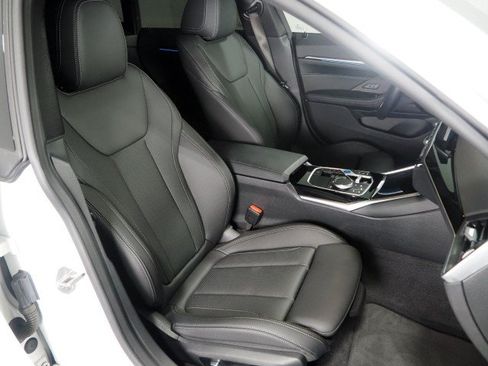 Used 2023 BMW i4 eDrive40 w/ Premium Package RWD image 2