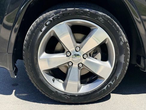 Used 2014 Jeep Grand Cherokee Overland AWD/4WD image 16