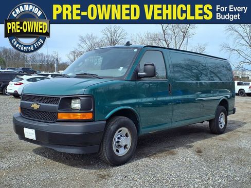 Used 2017 Chevrolet Express 3500 Extended RWD image 1
