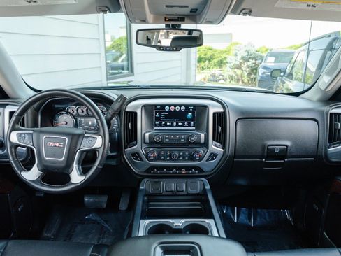 Used 2018 GMC Sierra 1500 SLT AWD/4WD image 17