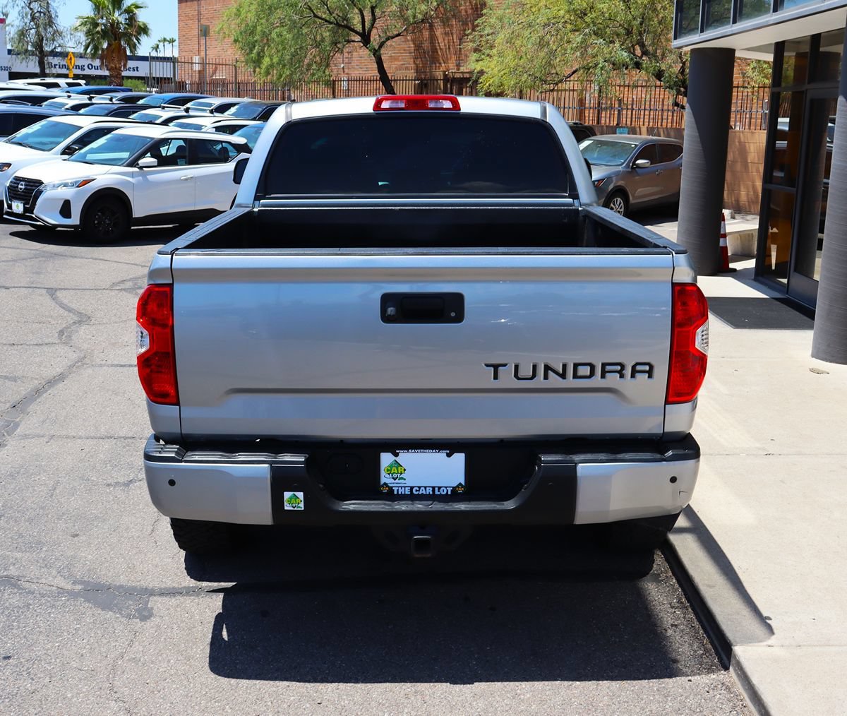 Used 2018 Toyota Tundra Limited w/ Limited Premium Package AWD/4WD image 10