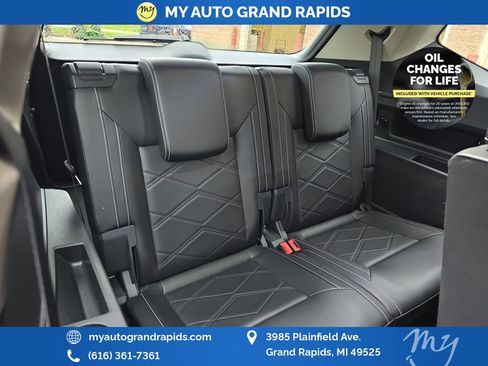 Used 2025 Volkswagen Atlas SE AWD/4WD image 22