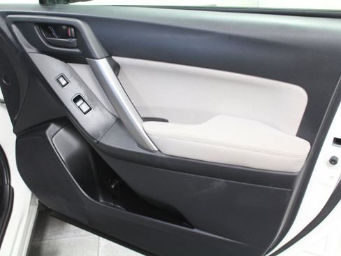 Used 2015 Subaru Forester 2.5i w/ Alloy Wheel Package image 23