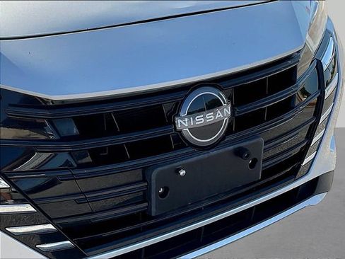 Used 2025 Nissan Versa SV FWD image 31