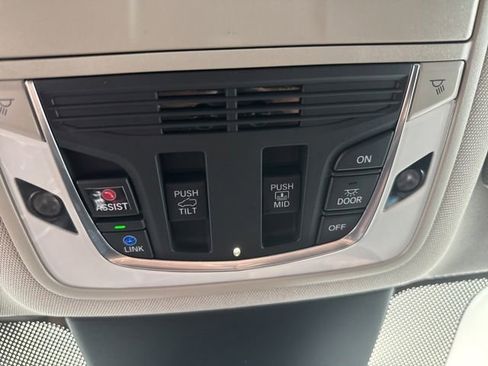 Used 2022 Acura MDX FWD w/ Technology Package image 27