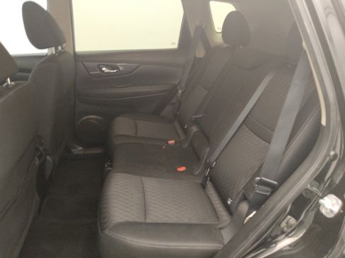 Used 2018 Nissan Rogue SV FWD image 18