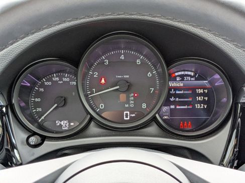 Certified 2025 Porsche Macan image 16