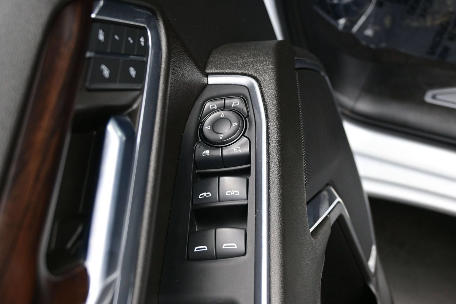 Used 2024 GMC Sierra 1500 SLT AWD/4WD image 13