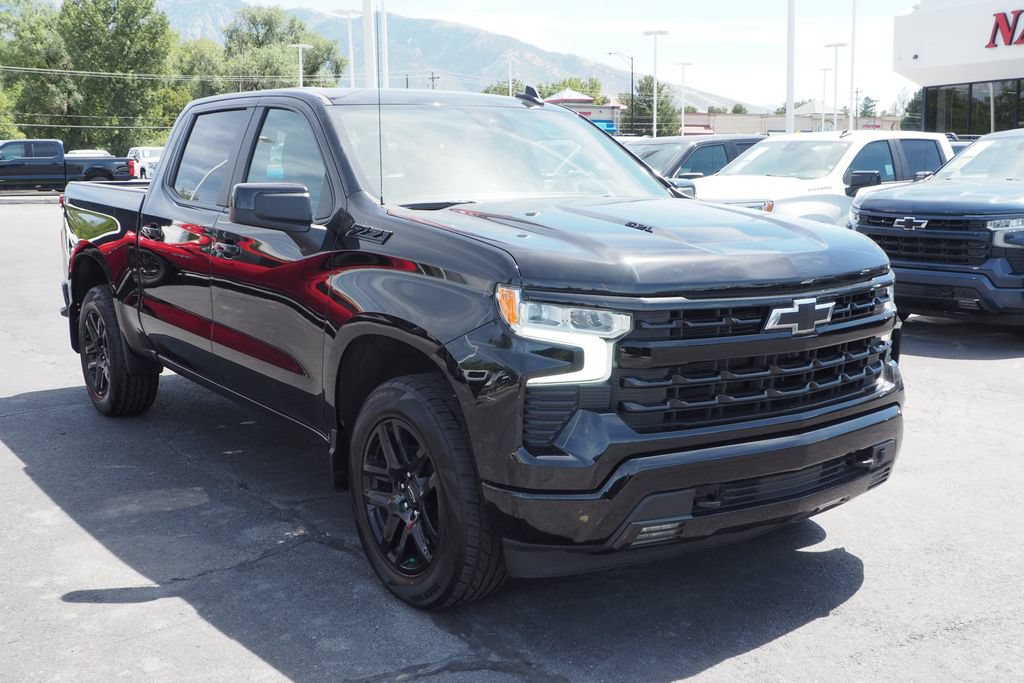Used 2024 Chevrolet Silverado 1500 RST w/ Z71 Off-Road Package AWD/4WD image 3