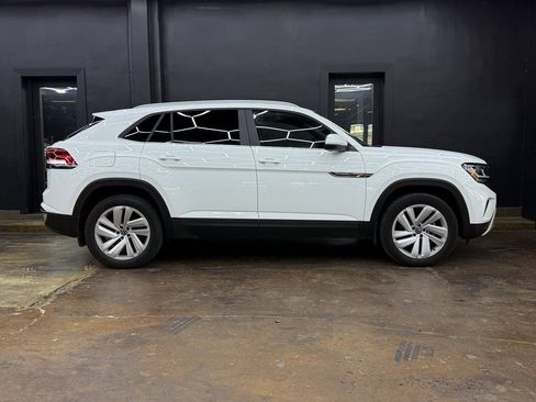 Used 2022 Volkswagen Atlas Cross Sport SE image 10