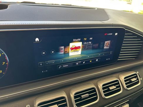 Used 2023 Mercedes-Benz Maybach GLS 600 4MATIC image 7