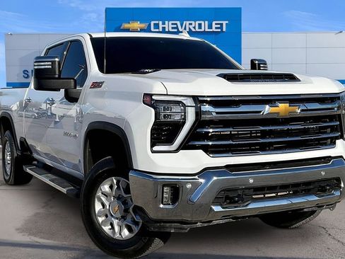Used 2024 Chevrolet Silverado 2500 LTZ w/ LTZ Convenience Package image 11
