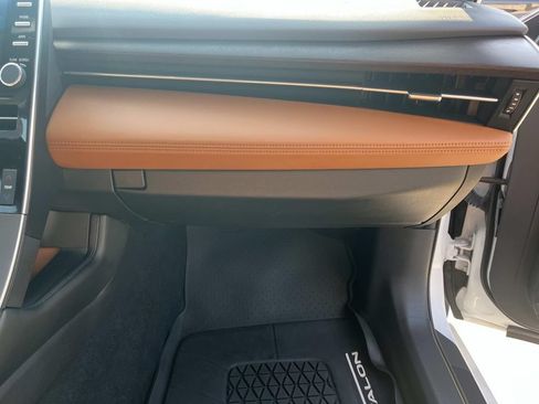 Used 2019 Toyota Avalon Limited w/ Advanced Safety Package FWD image 25