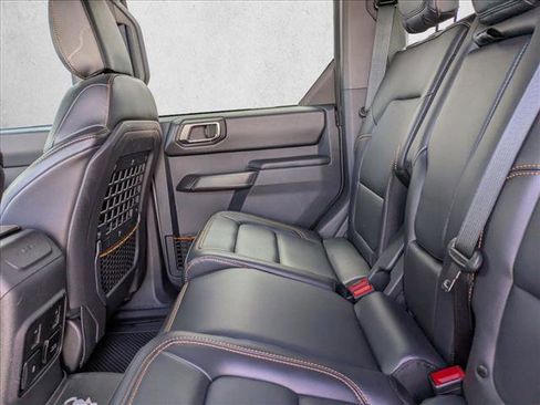 Used 2024 Ford Bronco Badlands image 18