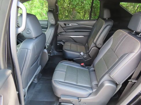 Certified 2025 Chevrolet Traverse High Country AWD/4WD image 27