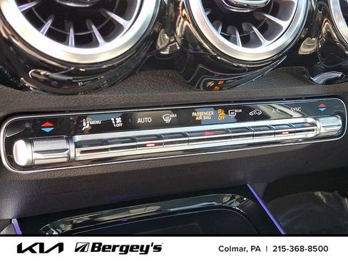 Used 2023 Mercedes-Benz GLB 250 4MATIC image 18