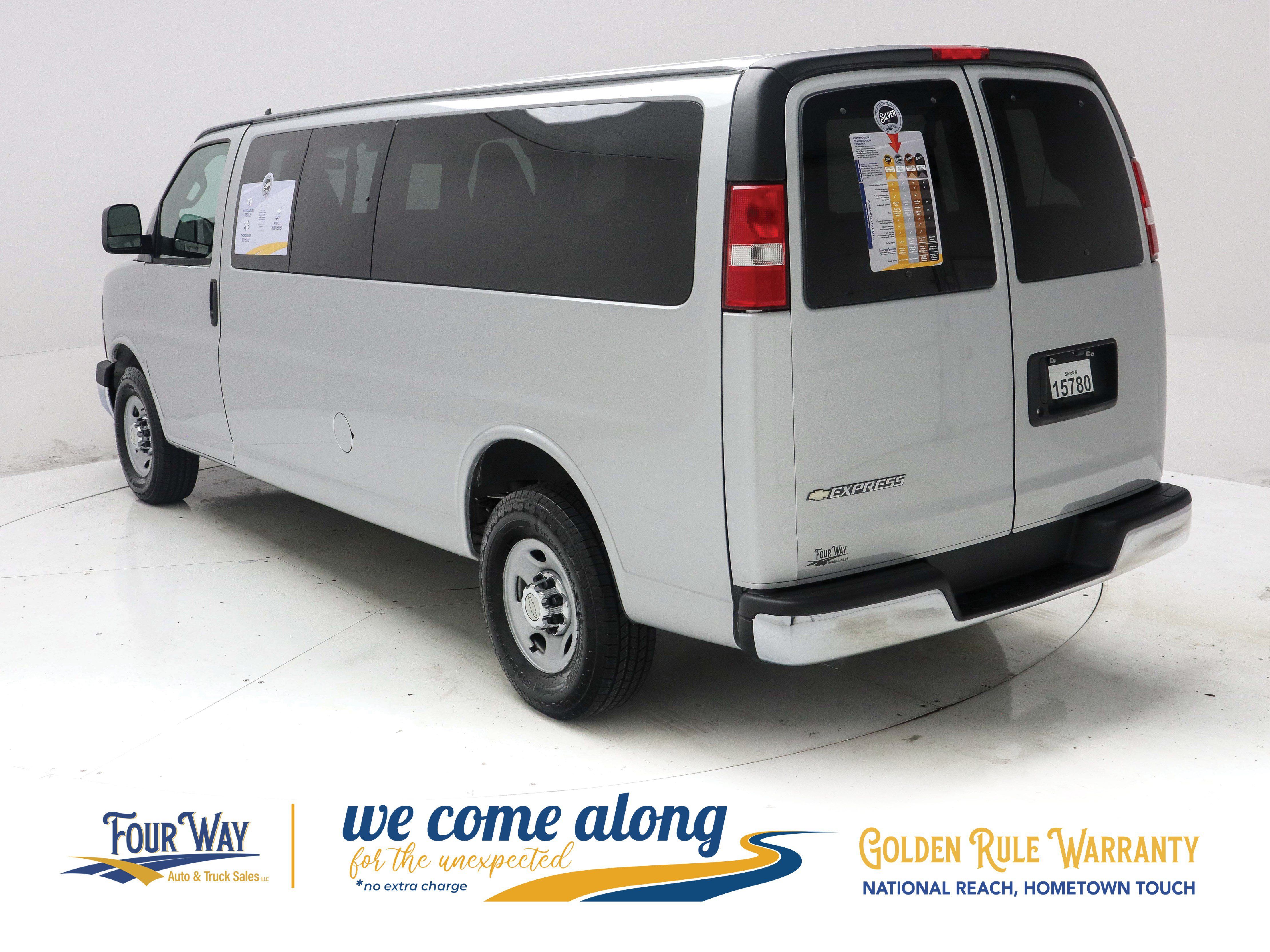 Used 2016 Chevrolet Express 3500 LT w/ LT Preferred Equipment Group RWD image 6