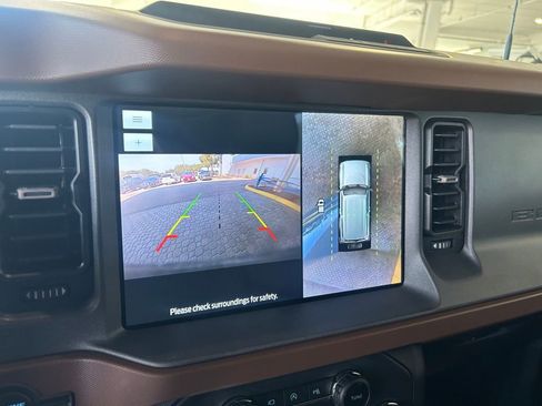 Used 2024 Ford Bronco Outer Banks image 12