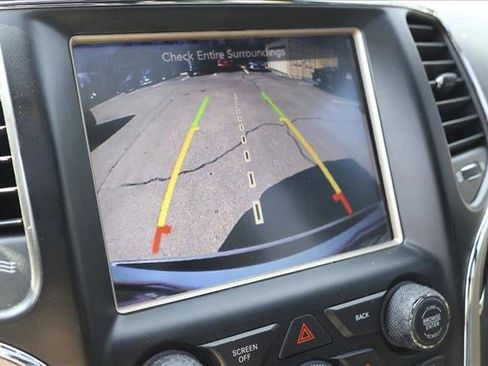 Used 2017 Jeep Grand Cherokee Overland image 19