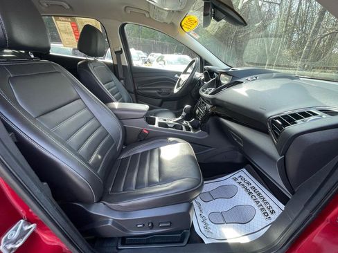Used 2017 Ford Escape Titanium image 32