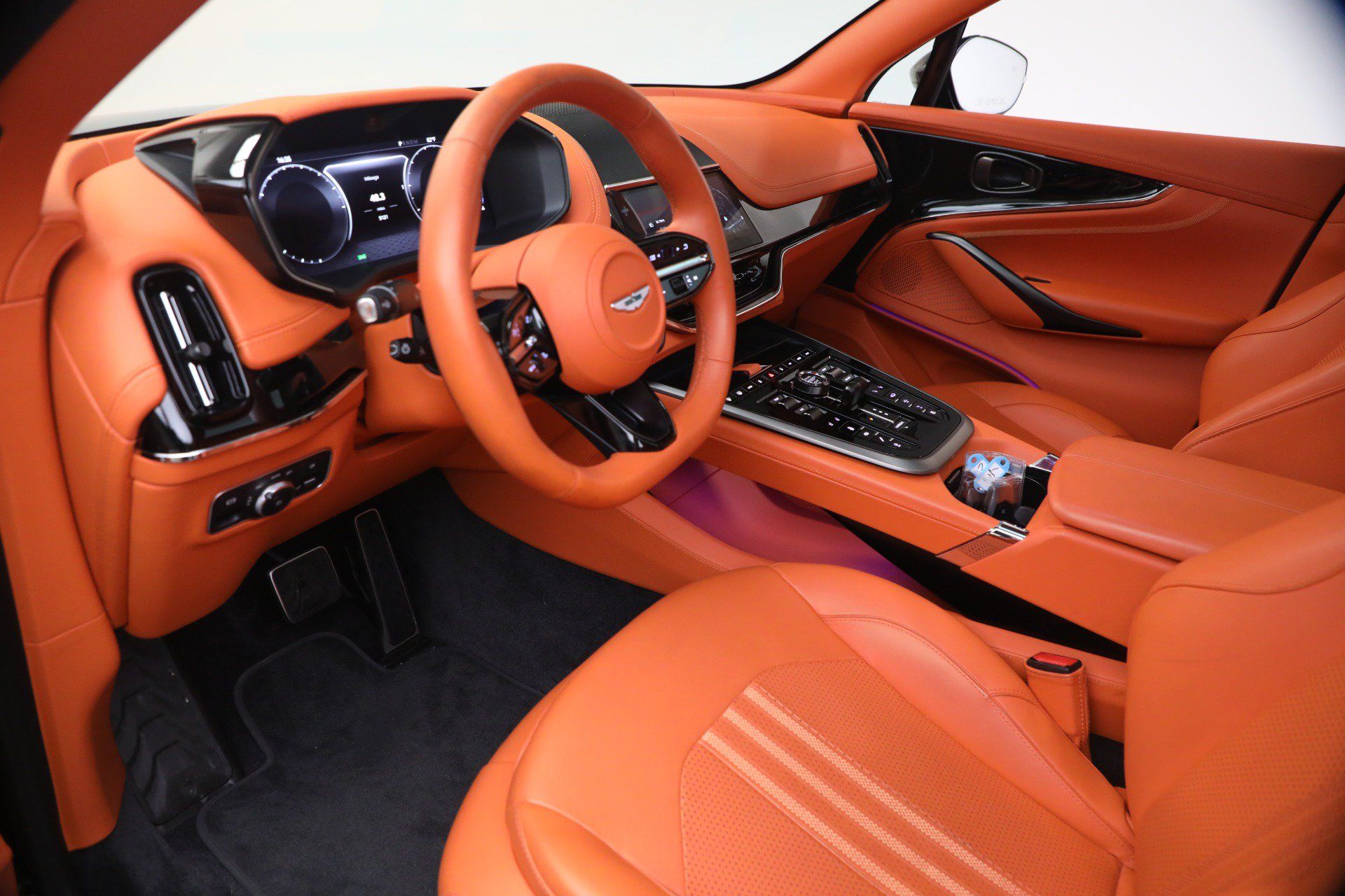 Used 2025 Aston Martin DBX 707 AWD/4WD image 16