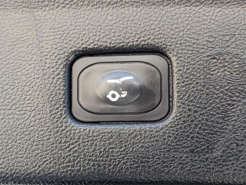 Used 2022 Ford Edge SEL w/ Convenience Package image 15