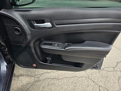 Used 2016 Chrysler 300 S w/ 300S Premium Group image 29