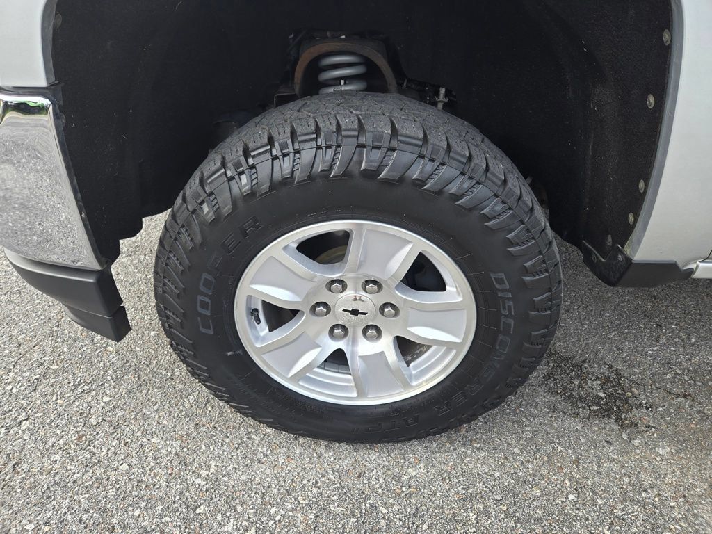 Used 2018 Chevrolet Silverado 1500 LTZ AWD/4WD image 9
