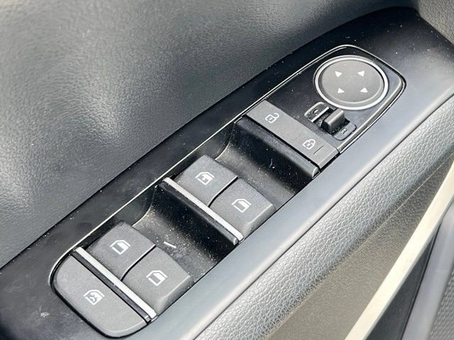 Certified 2023 Kia Soul S FWD image 18