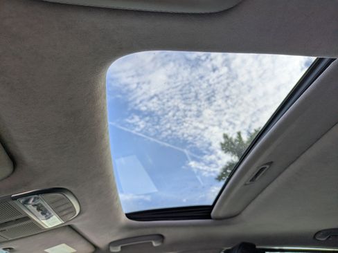 Used 2017 Genesis G90 3.3T Premium image 20