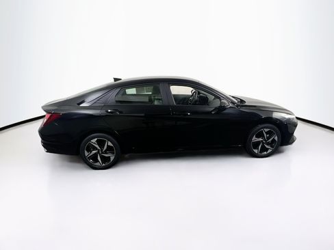 Used 2023 Hyundai Elantra SEL w/ Convenience Package FWD image 4