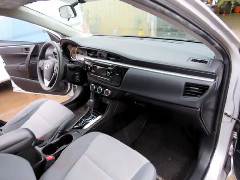 Used 2015 Toyota Corolla L image 19