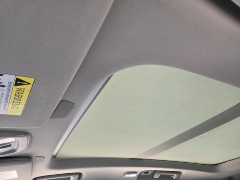 Certified 2025 Volvo XC90 T8 Plus w/ Protection Package Premier image 33