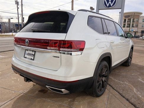 New 2026 Volkswagen Atlas SE image 5