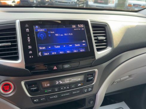 Used 2017 Honda Pilot EX image 19