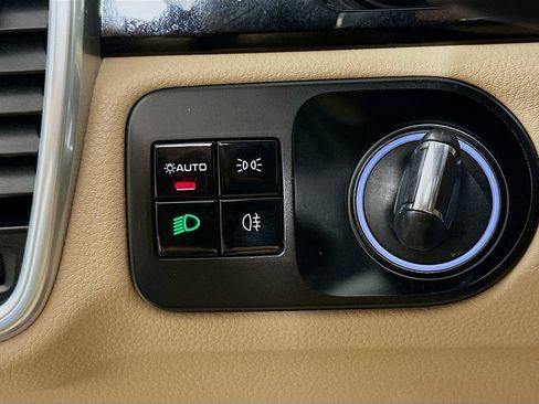 Used 2019 Porsche Cayenne AWD/4WD image 12
