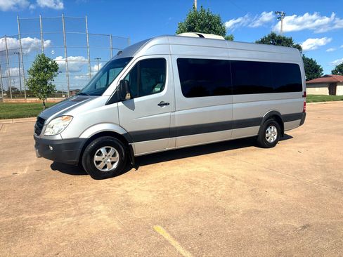 Used 2007 Dodge Sprinter 2500 w/ Cooling Group image 2
