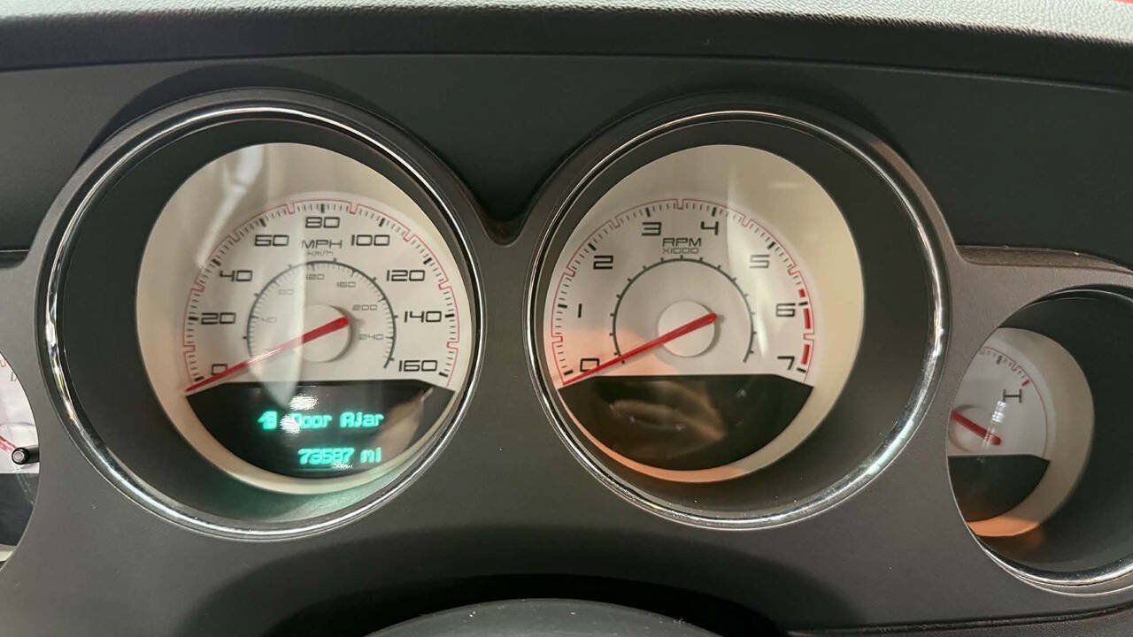 Used 2014 Dodge Challenger R/T RWD image 13