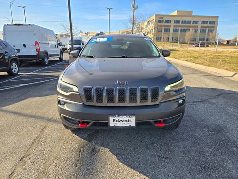 Used 2019 Jeep Cherokee Trailhawk w/ Cold Weather Group image 9