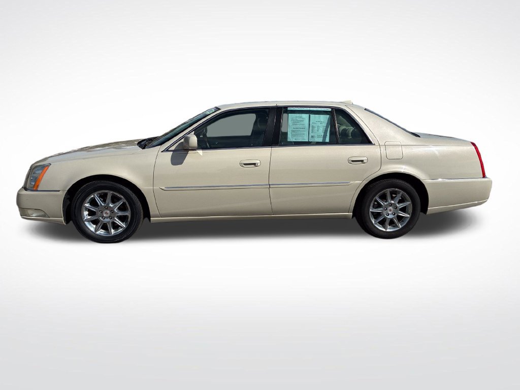 Used 2011 Cadillac DTS Luxury FWD image 7