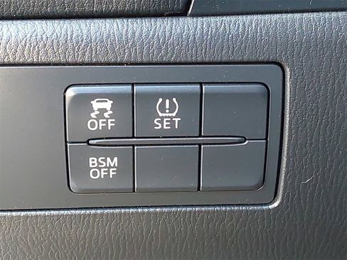 Used 2016 MAZDA MAZDA3 s Touring image 29