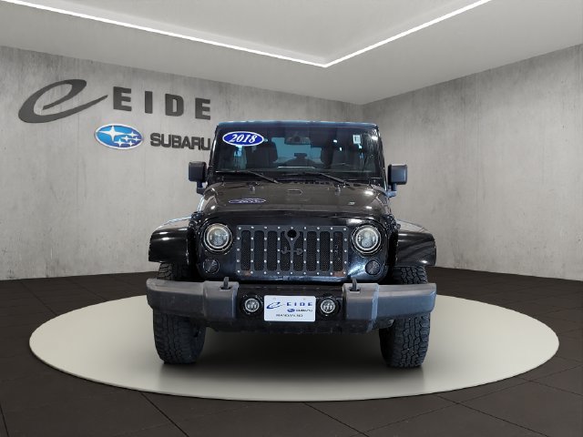 Used 2018 Jeep Wrangler Unlimited Sahara AWD/4WD image 4
