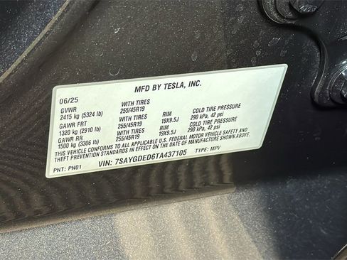 Used 2026 Tesla Model Y 2WD image 37