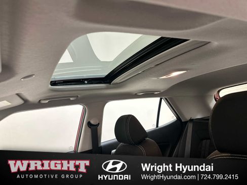 Certified 2025 Hyundai Venue SEL image 30