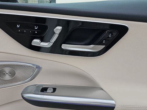 Certified 2026 Mercedes-Benz C 300 4MATIC Sedan image 12