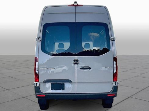 Used 2024 Mercedes-Benz Sprinter 2500 image 5